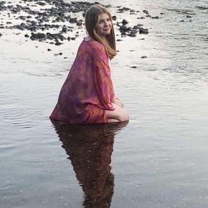 Meet your Posher, Elizabeth